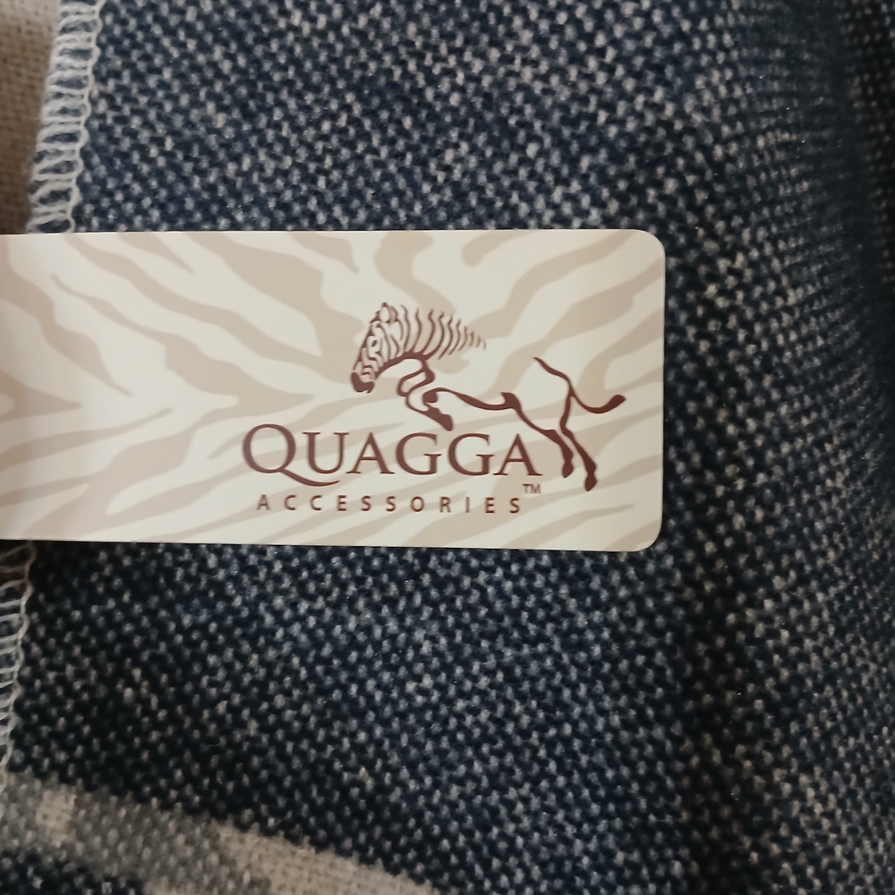 Quagga Accessories Brand Reversable Ruana - Picture 4 of 16